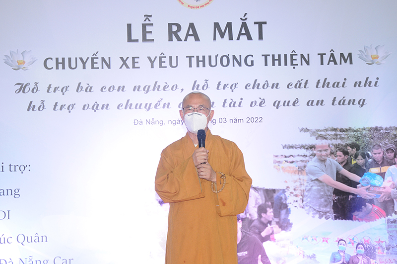 HT. Thích Thiện Tâm phát biểu tán thán công đức quý phật tử, mạnh thường quân